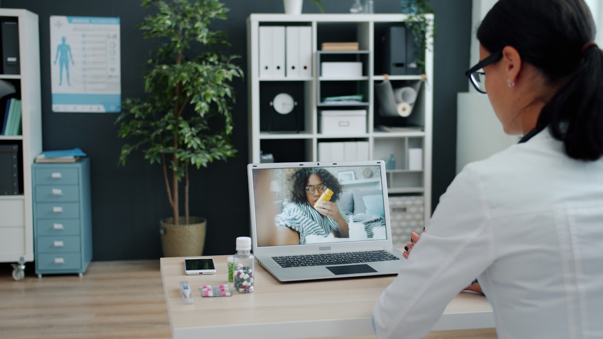 Expert nutrition counselor consultation